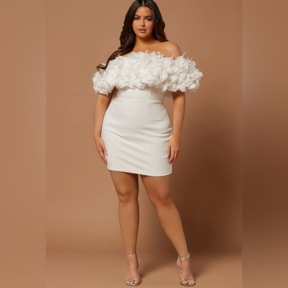 Fashion Nova Nova Luxe Meredith Floral Mini Dress - White 1X